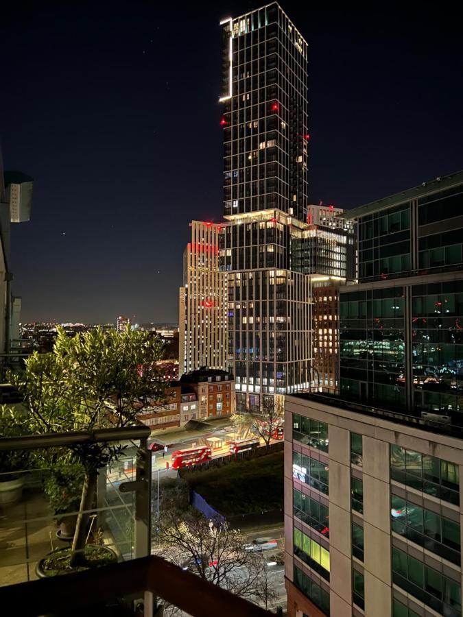 St George Wharf Apartment Londra Exterior foto