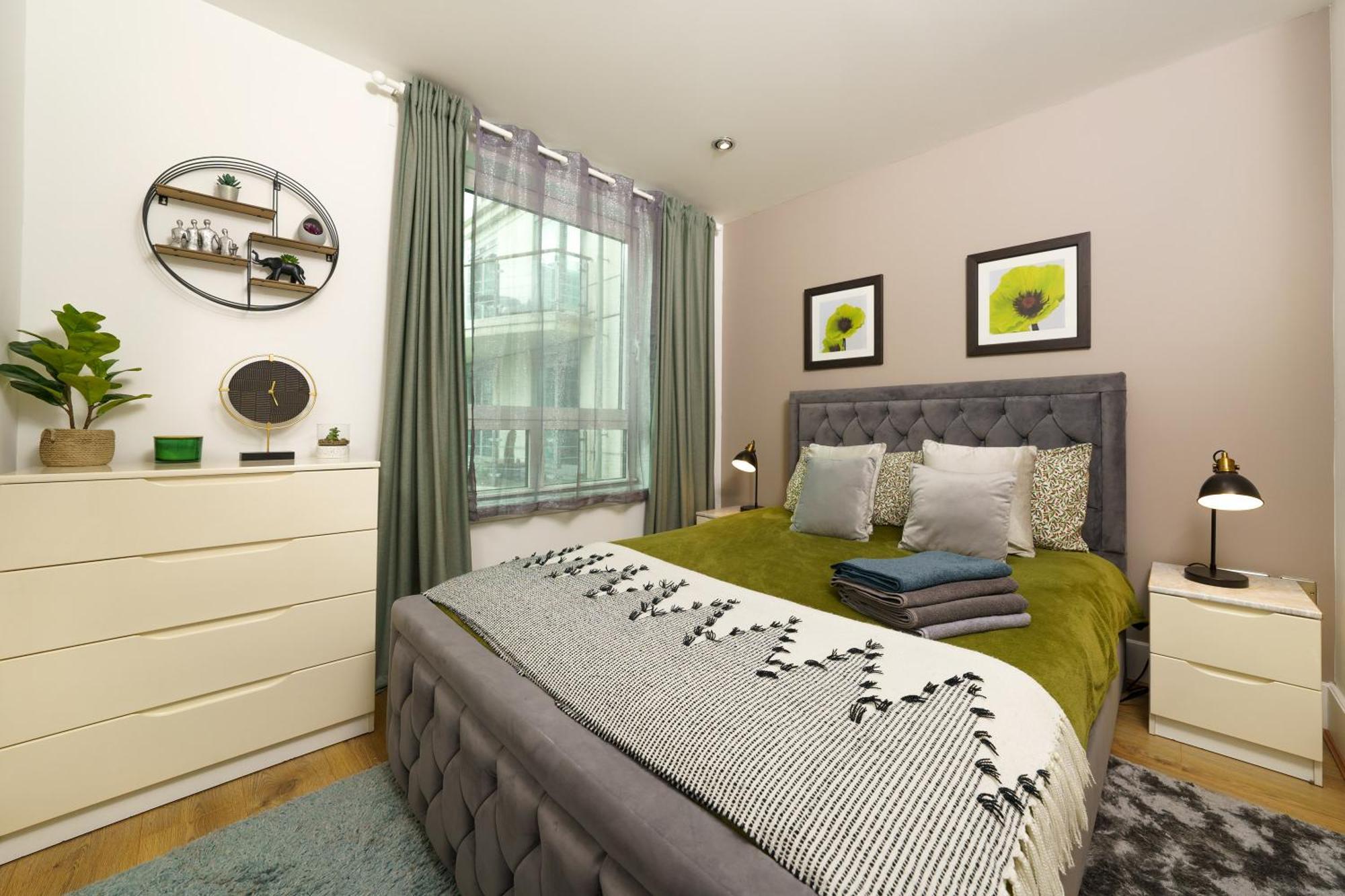 St George Wharf Apartment Londra Exterior foto